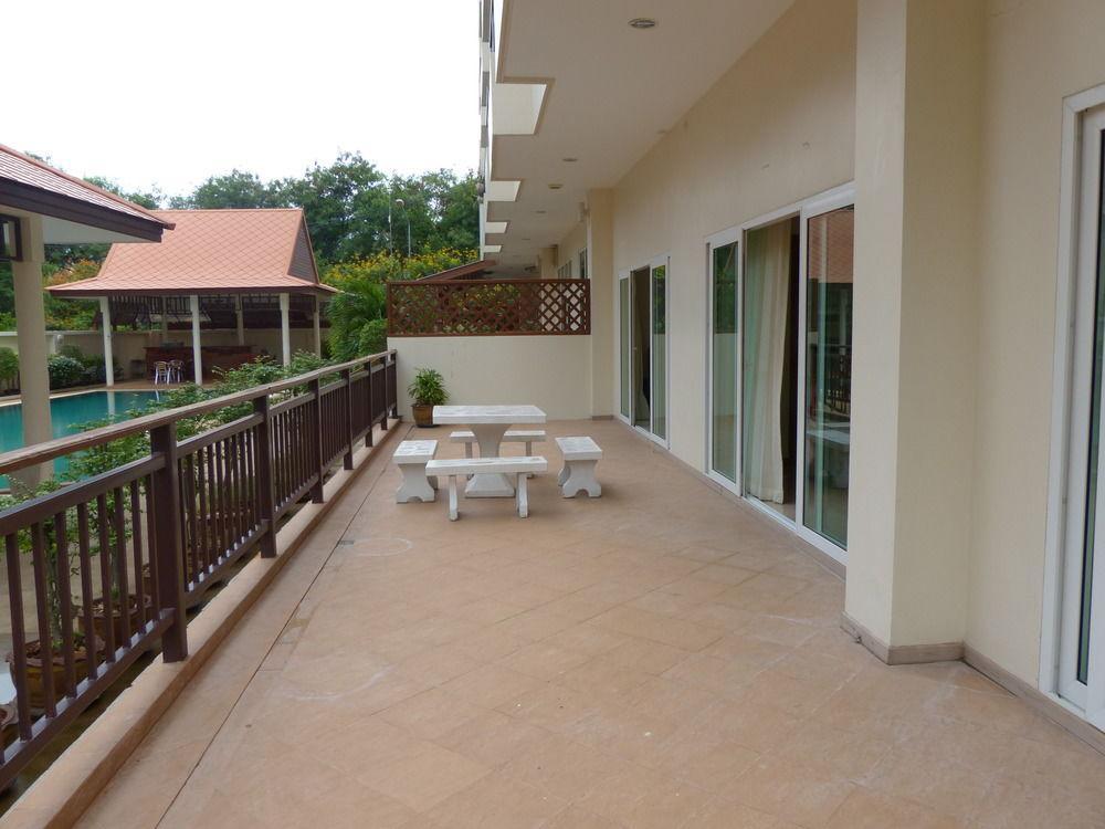 Emerald Palace Aparthotel Pattaya Ngoại thất bức ảnh